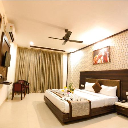 Hotel Badrika Inn Rewa Esterno foto