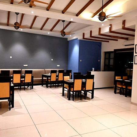 Hotel Badrika Inn Rewa Esterno foto