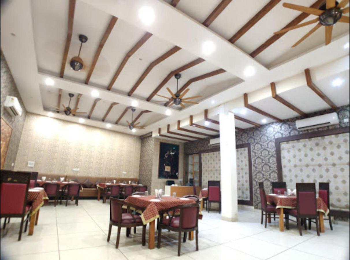 Hotel Badrika Inn Rewa Esterno foto