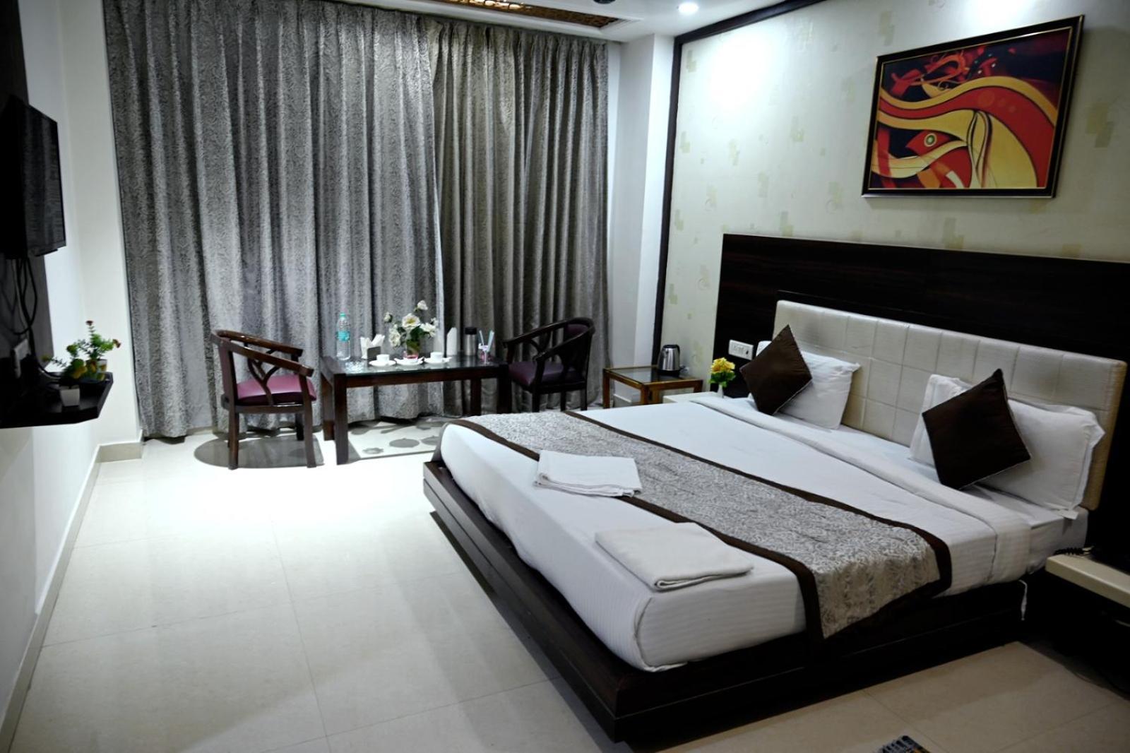 Hotel Badrika Inn Rewa Esterno foto